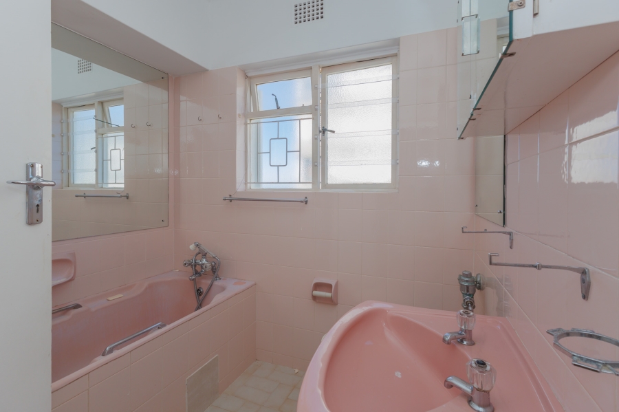 2 Bedroom Property for Sale in Sea Point Western Cape